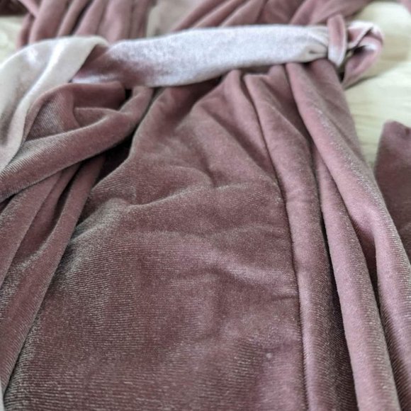 Rose Gold Velvet Robe - Picture 2 of 6